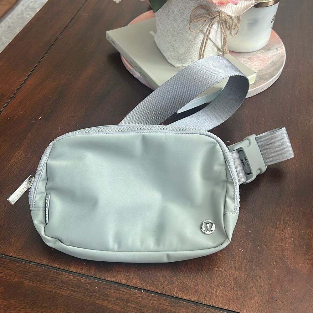 Silver lululemon everywhere belt bag